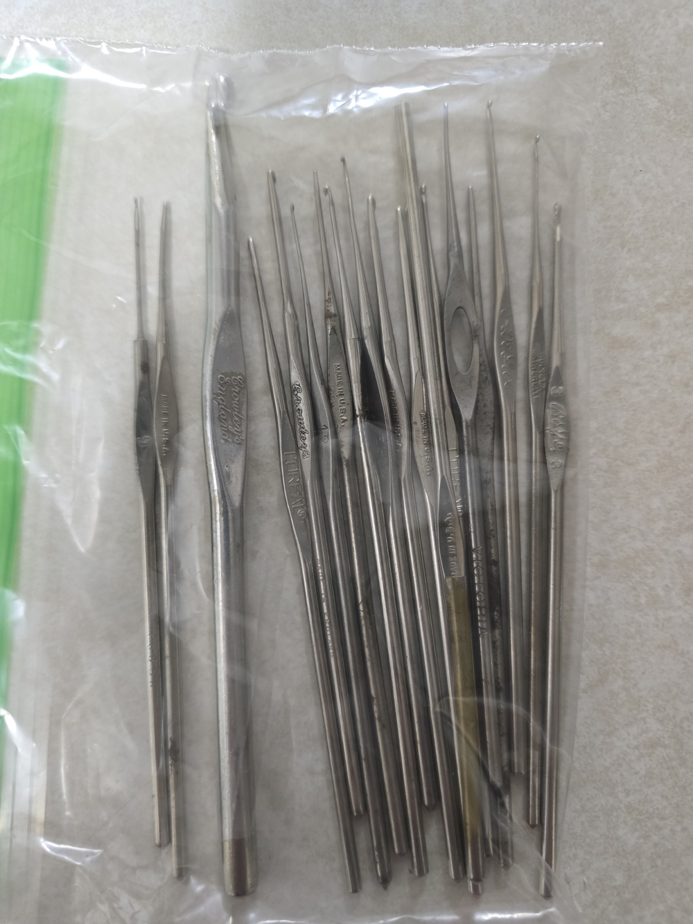 Assorted Crochet Hooks - Metal Silver Set